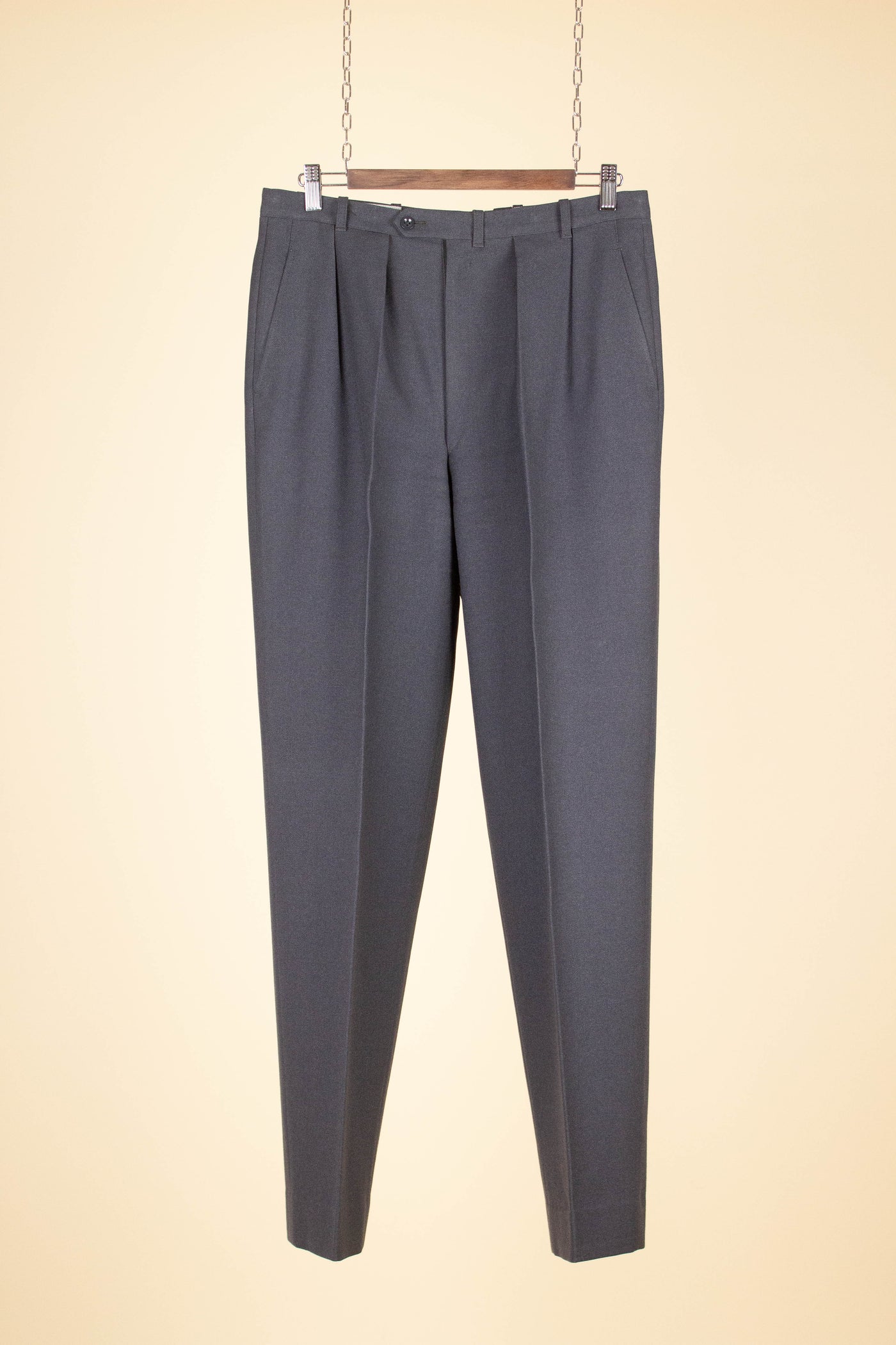 SWEDISH 1950S GREY TWO PIECE SINGLE BREASTED SUIT BY RYTTERQVIST. SIZE CA EU 48