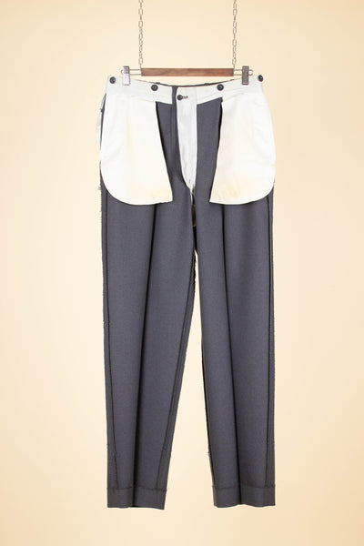 SWEDISH 1950S GREY TWO PIECE SINGLE BREASTED SUIT BY RYTTERQVIST. SIZE CA EU 48