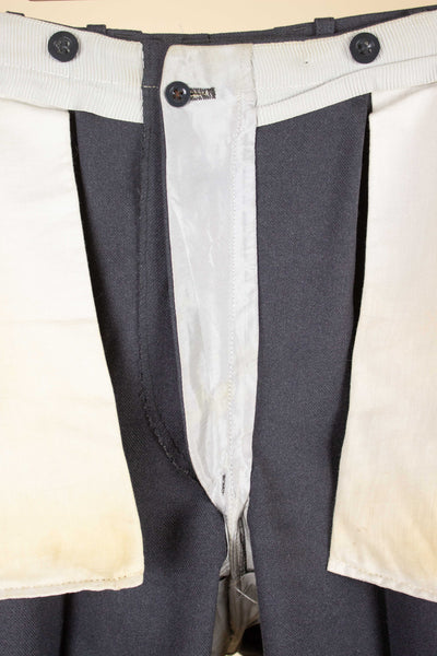 SWEDISH 1950S GREY TWO PIECE SINGLE BREASTED SUIT BY RYTTERQVIST. SIZE CA EU 48