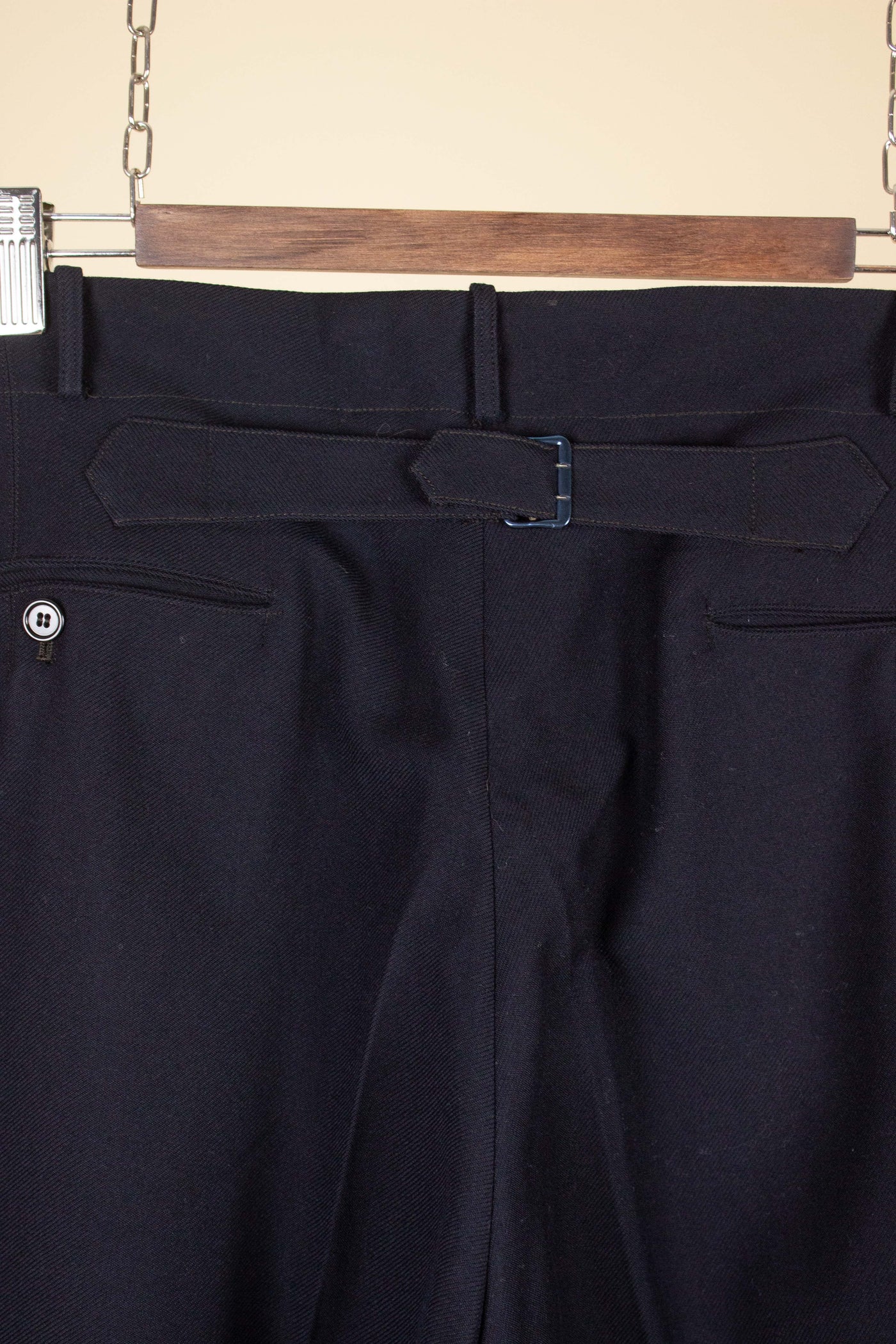 SWEDISH 1930S DARK BLUE DOUBLE BREASTED THREE PIECE SUIT BY PUB. SIZE CA EU 48