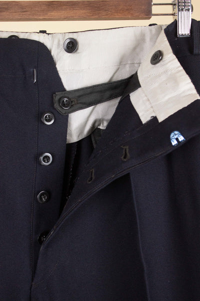 SWEDISH 1930S DARK BLUE DOUBLE BREASTED THREE PIECE SUIT BY PUB. SIZE CA EU 48