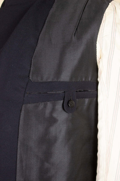 SWEDISH 1930S DARK BLUE TWO PIECE SINGLE BREASTED SUIT BY H.WISTRÖM. SIZE CA EU 44