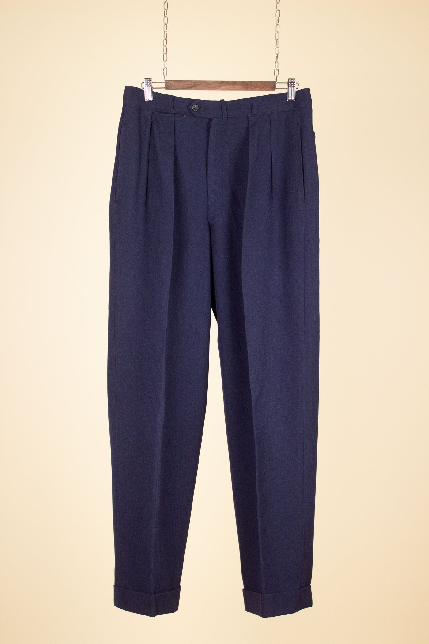 SWEDISH 1940S DARK BLUE TWO PIECE DOUBLE BREASTED SUIT BY RORY. SIZE CA EU 50