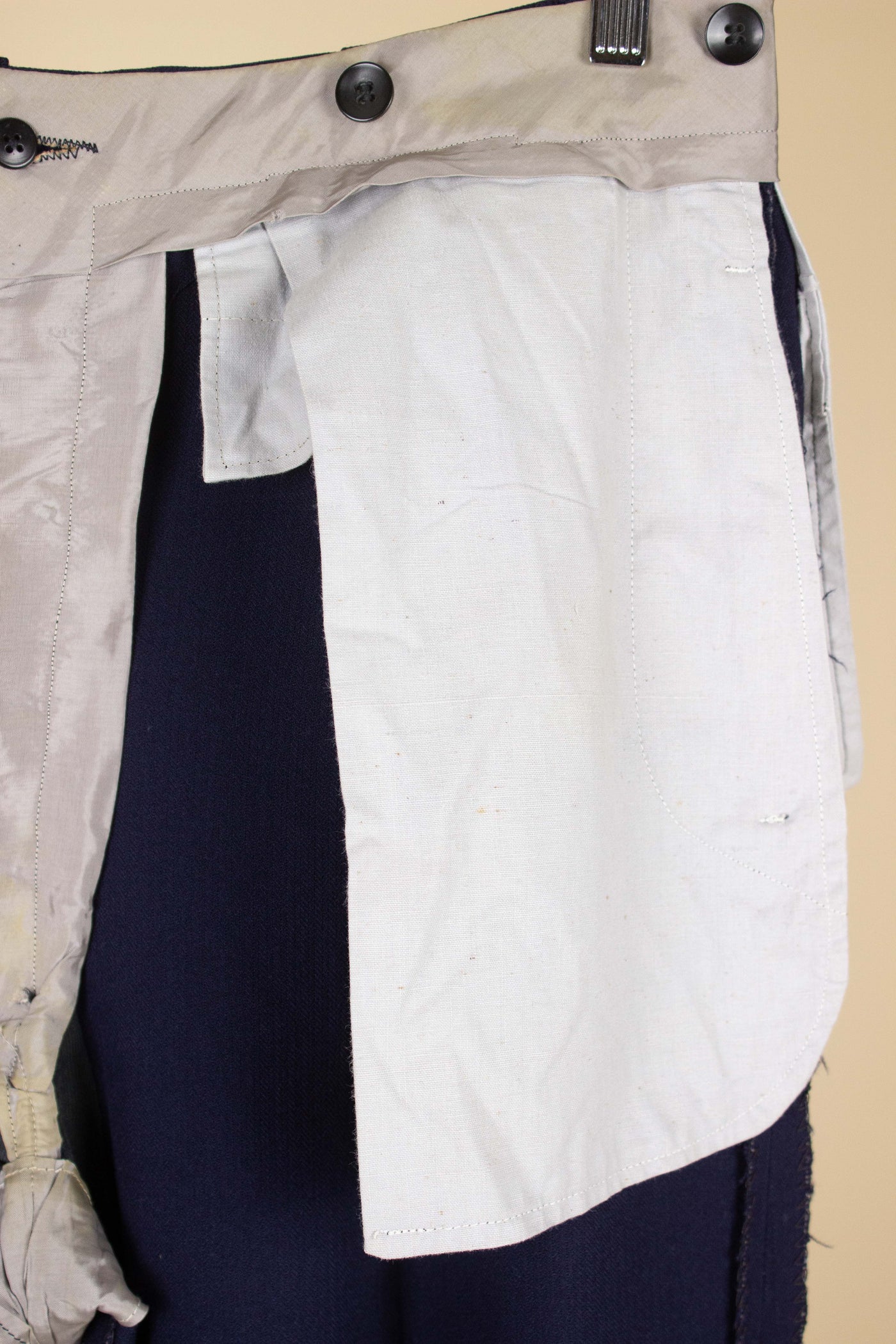 SWEDISH 1940S DARK BLUE TWO PIECE DOUBLE BREASTED SUIT BY RORY. SIZE CA EU 50