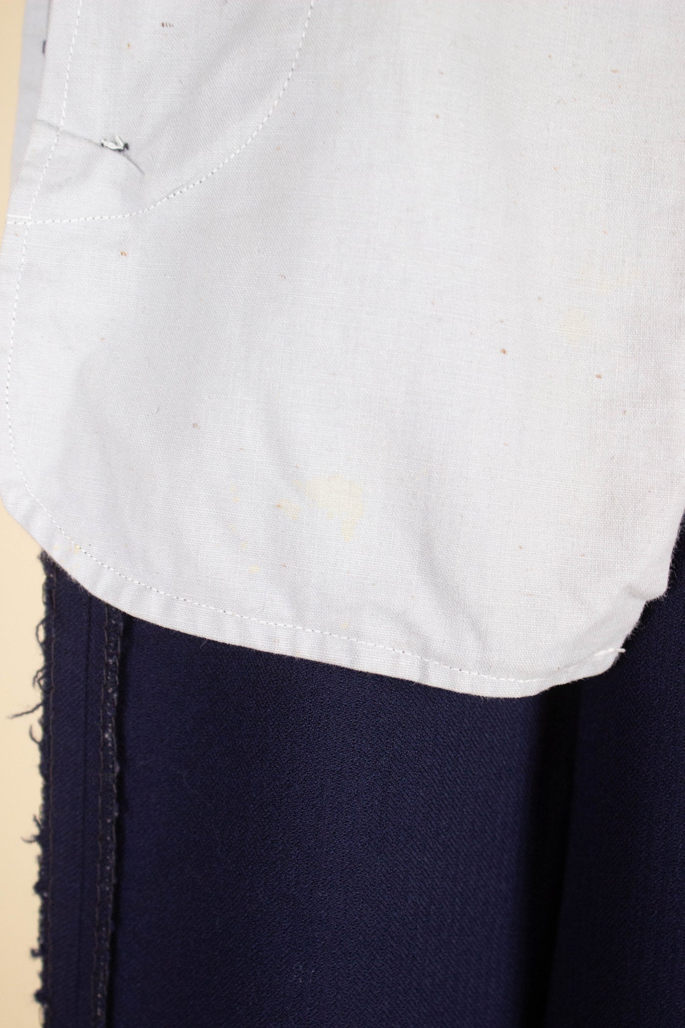 SWEDISH 1940S DARK BLUE TWO PIECE DOUBLE BREASTED SUIT BY RORY. SIZE CA EU 50