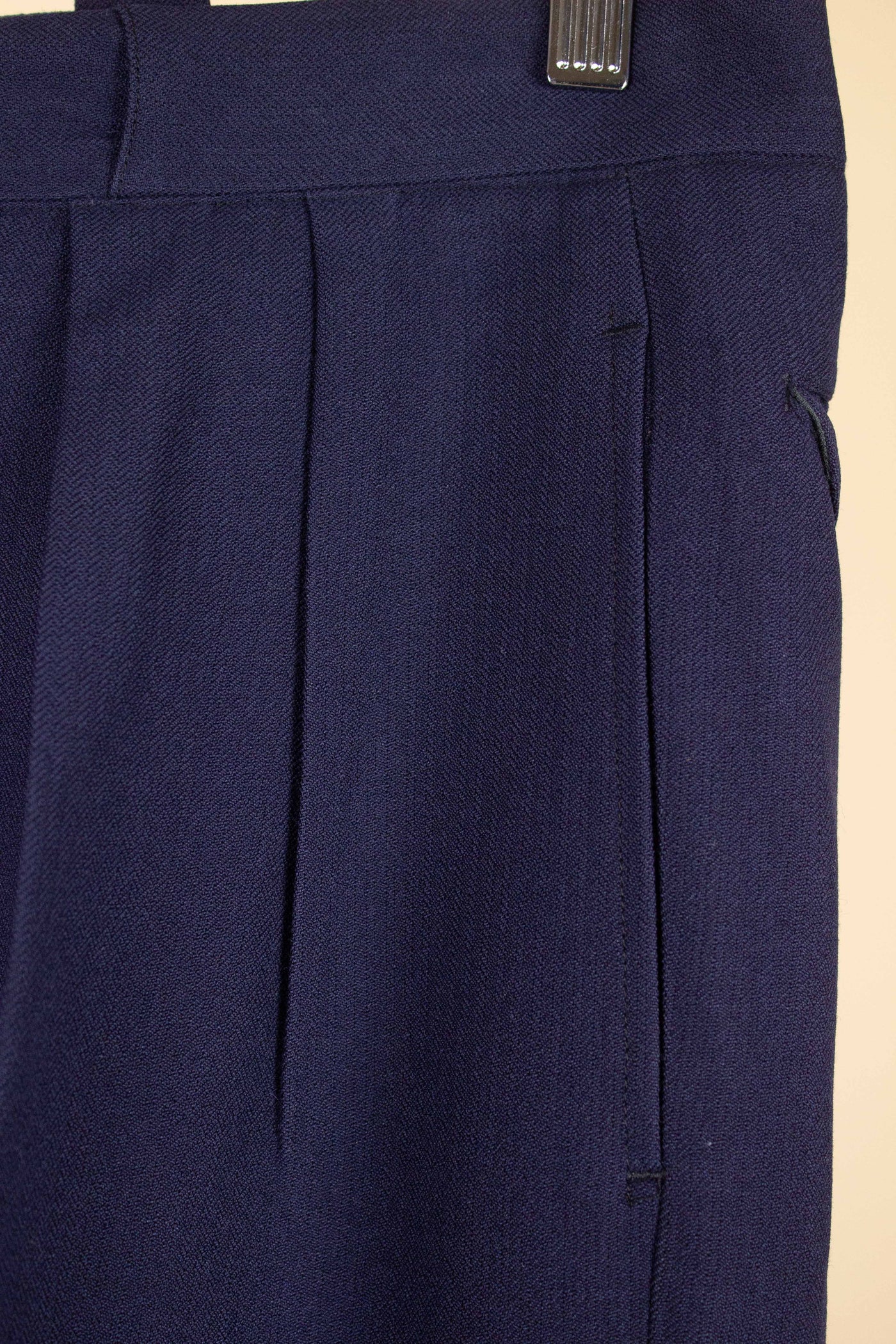SWEDISH 1940S DARK BLUE TWO PIECE DOUBLE BREASTED SUIT BY RORY. SIZE CA EU 50