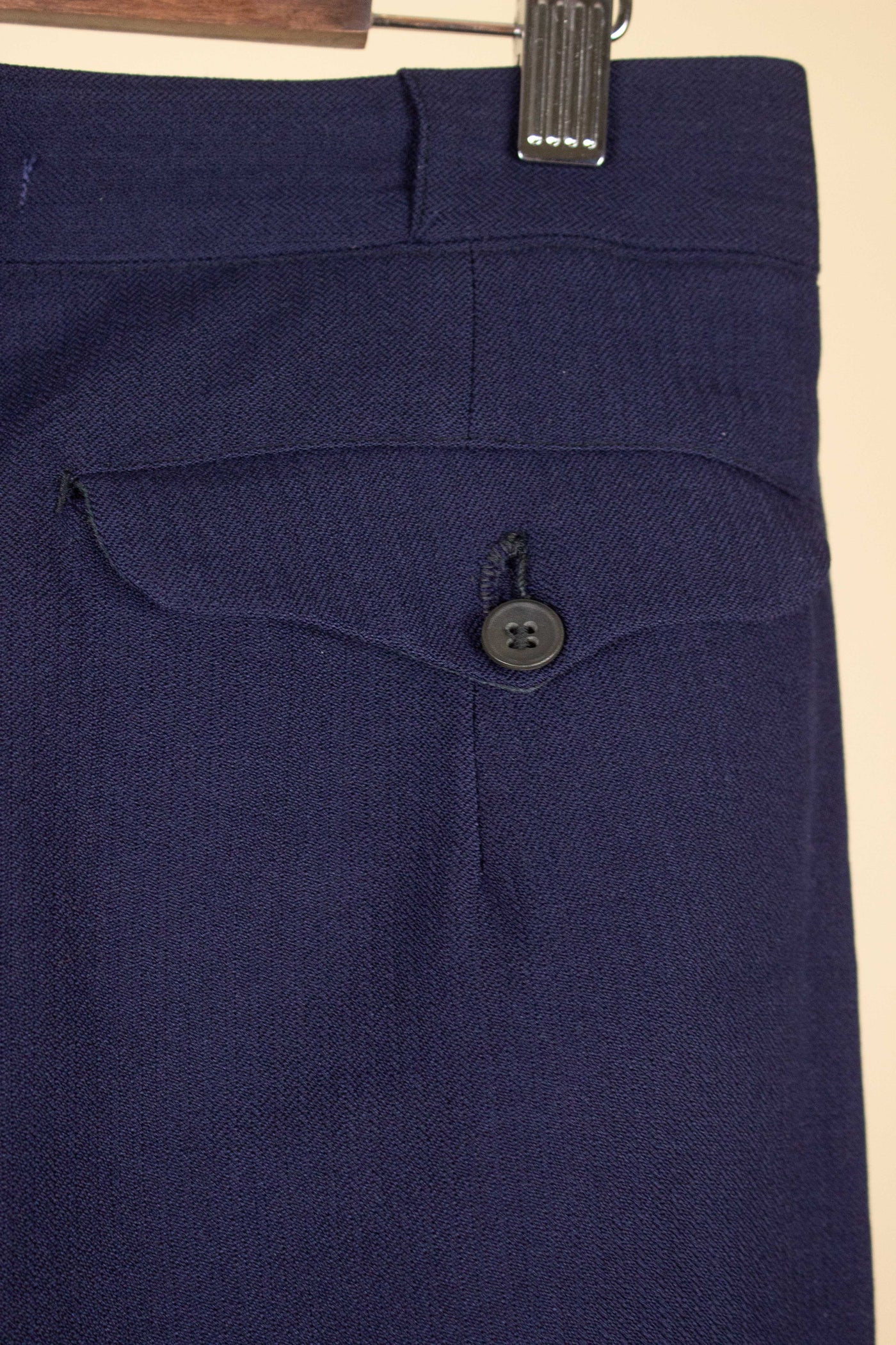 SWEDISH 1940S DARK BLUE TWO PIECE DOUBLE BREASTED SUIT BY RORY. SIZE CA EU 50