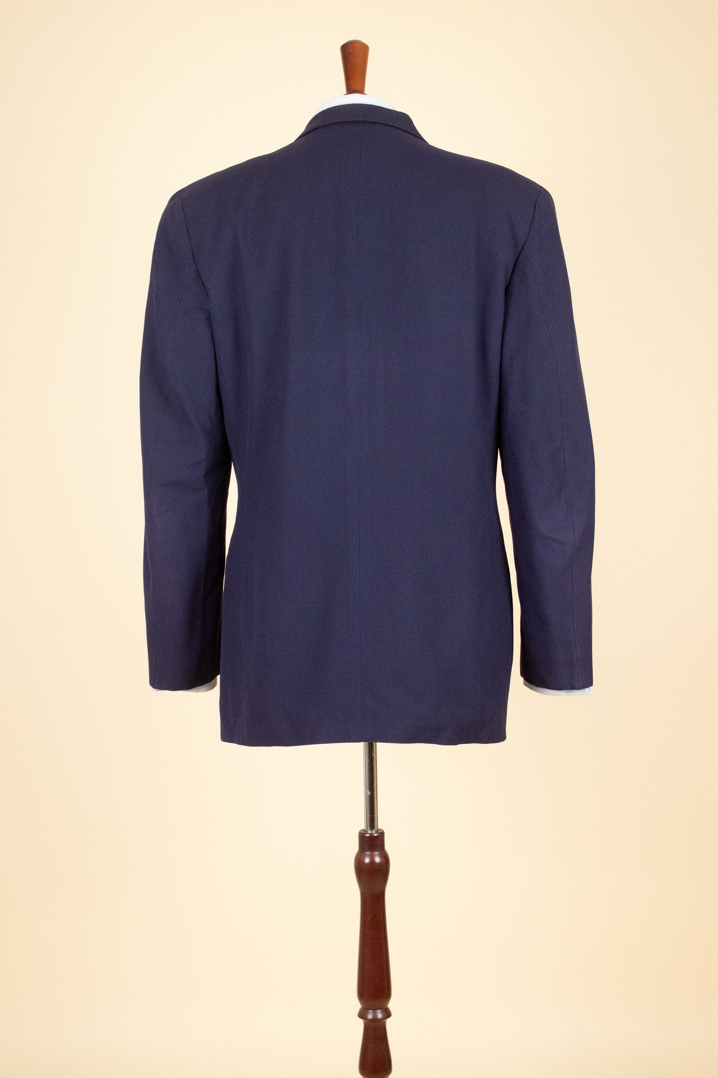 SWEDISH 1940S DARK BLUE TWO PIECE DOUBLE BREASTED SUIT BY RORY. SIZE CA EU 50