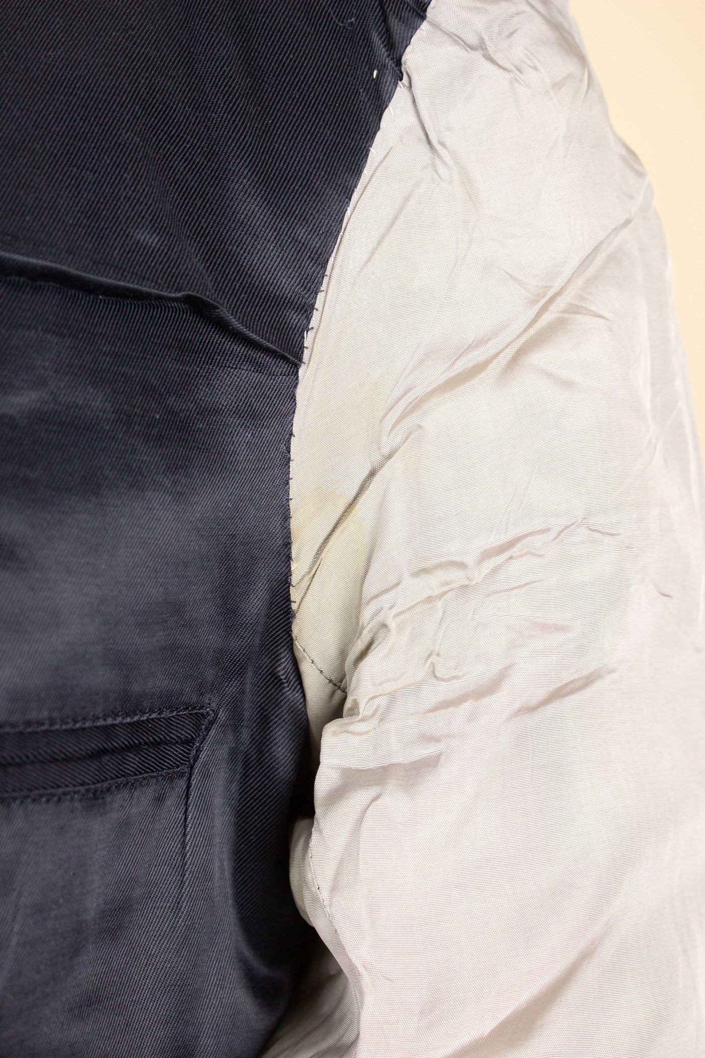 SWEDISH 1940S DARK BLUE TWO PIECE DOUBLE BREASTED SUIT BY RORY. SIZE CA EU 50