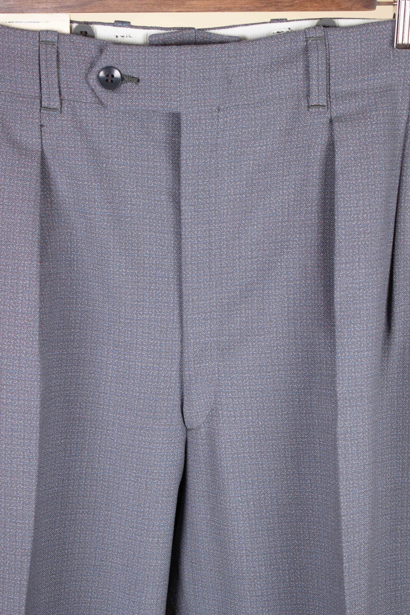 SWEDISH 1940S/1950S GREY TWO PIECE DEADSTOCK SUIT BY FUNKMAN. SIZE CA EU 50