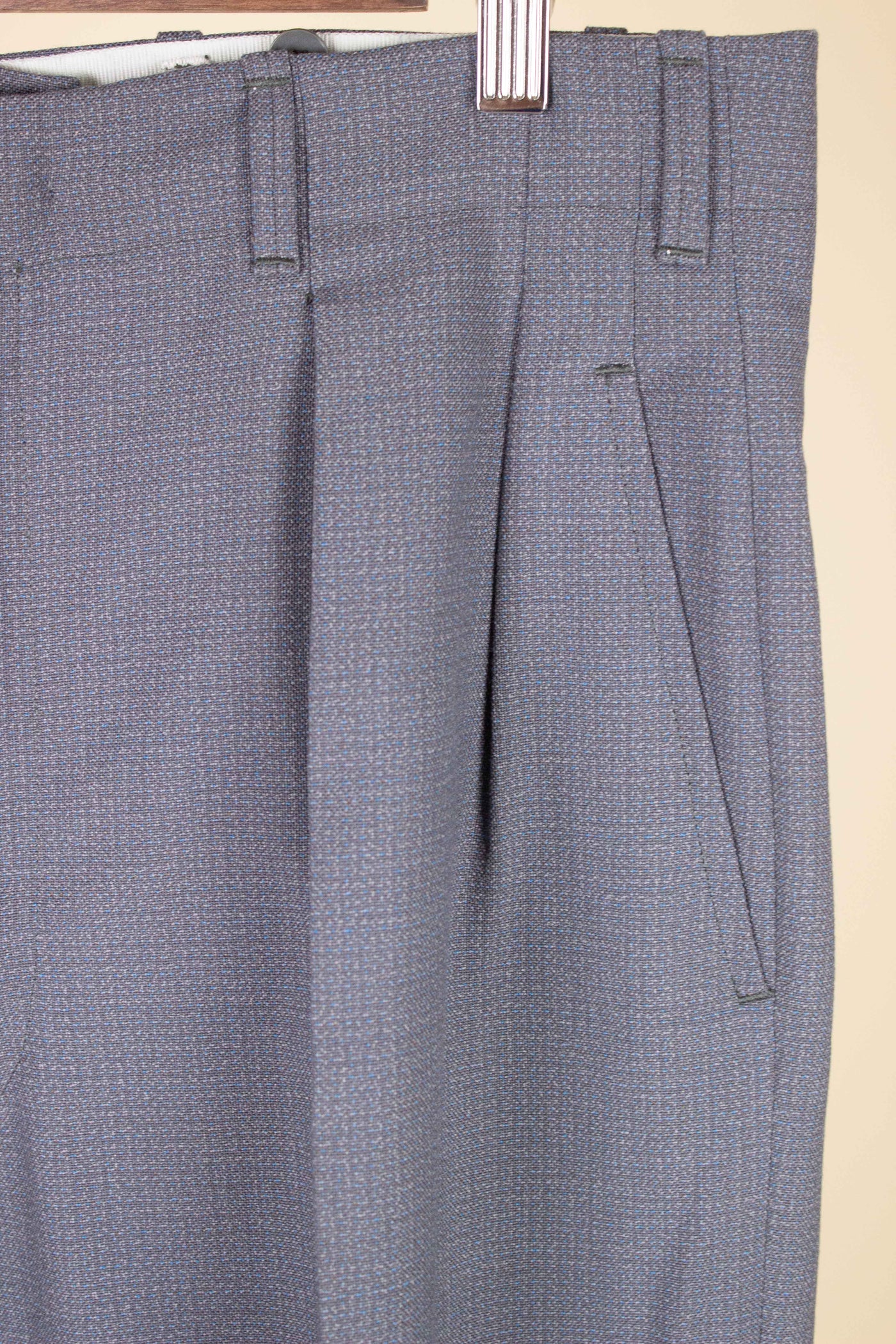 SWEDISH 1940S/1950S GREY TWO PIECE DEADSTOCK SUIT BY FUNKMAN. SIZE CA EU 50