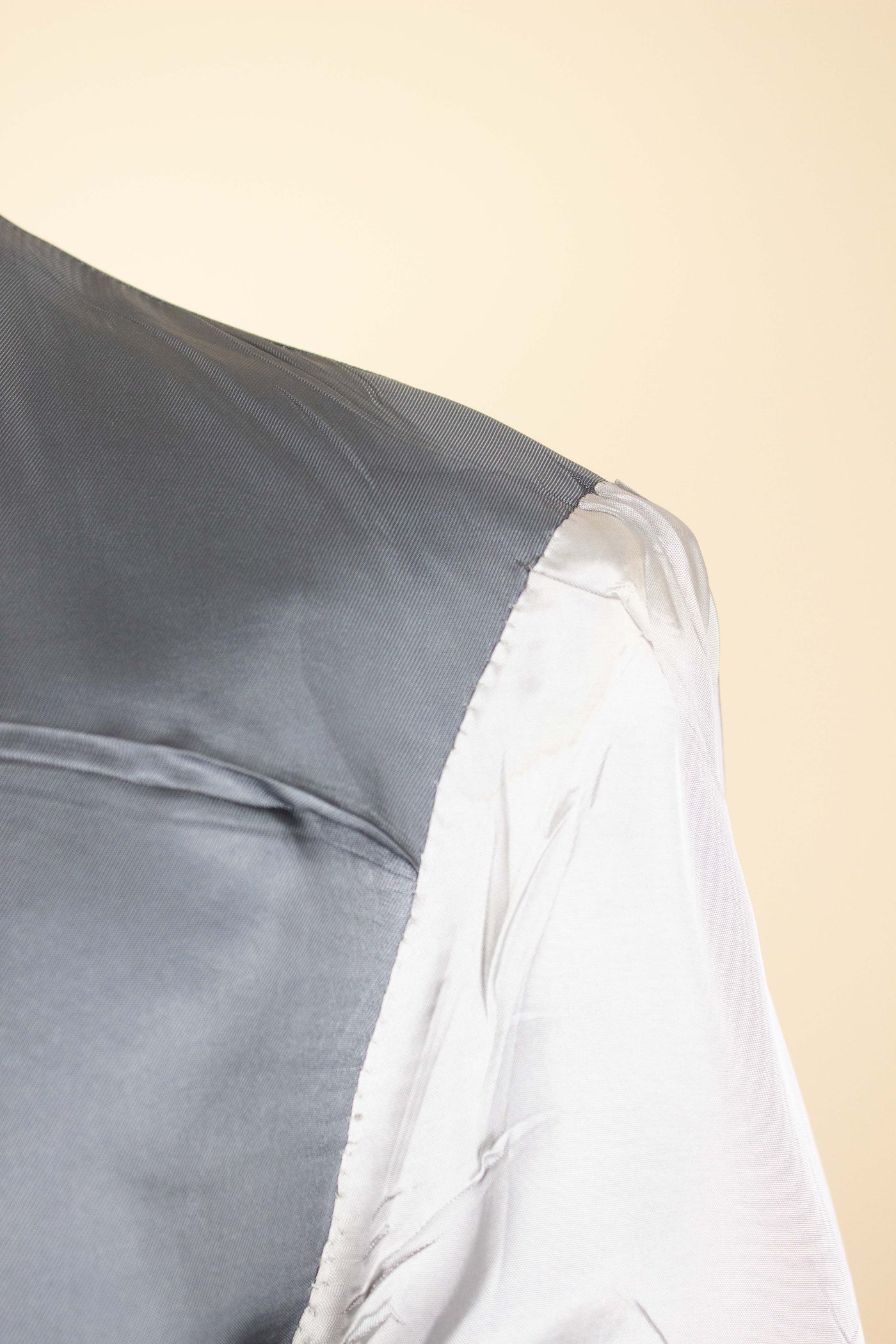 SWEDISH 1940S/1950S GREY TWO PIECE DEADSTOCK SUIT BY FUNKMAN. SIZE CA EU 50