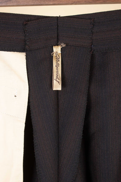 SWEDISH 1950S TWO PIECE BROWN SINGLE BREASTED SUIT BY HOLLYWOOD. SIZE CA EU 48