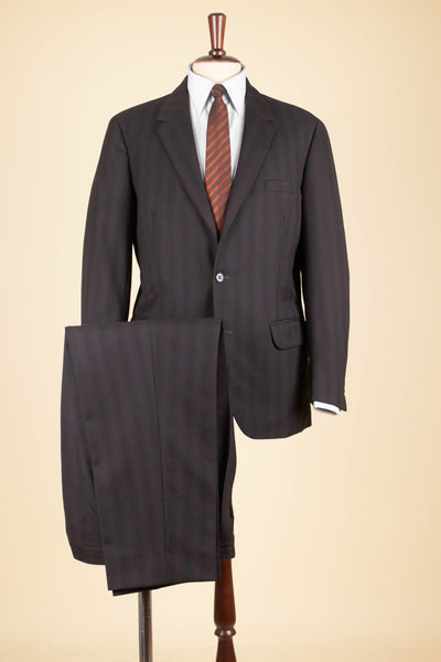 SWEDISH 1950S TWO PIECE BROWN SINGLE BREASTED SUIT BY HOLLYWOOD. SIZE CA EU 48