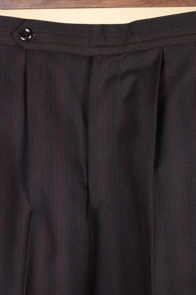 SWEDISH 1950S TWO PIECE BROWN SINGLE BREASTED SUIT BY HOLLYWOOD. SIZE CA EU 48