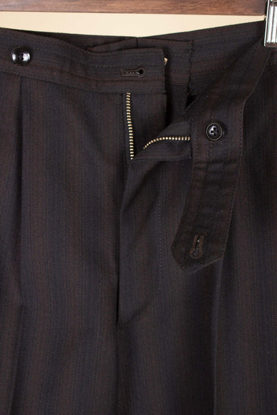 SWEDISH 1950S TWO PIECE BROWN SINGLE BREASTED SUIT BY HOLLYWOOD. SIZE CA EU 48