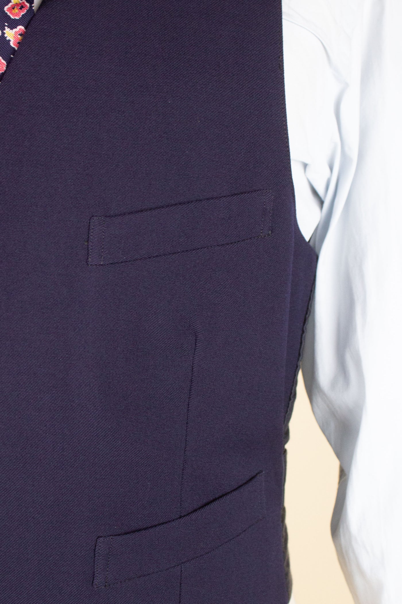 SWEDISH 1940S DARK BLUE DOUBLE BREASTED THREE PIECE SUIT BY VIKING. SIZE CA EU 50