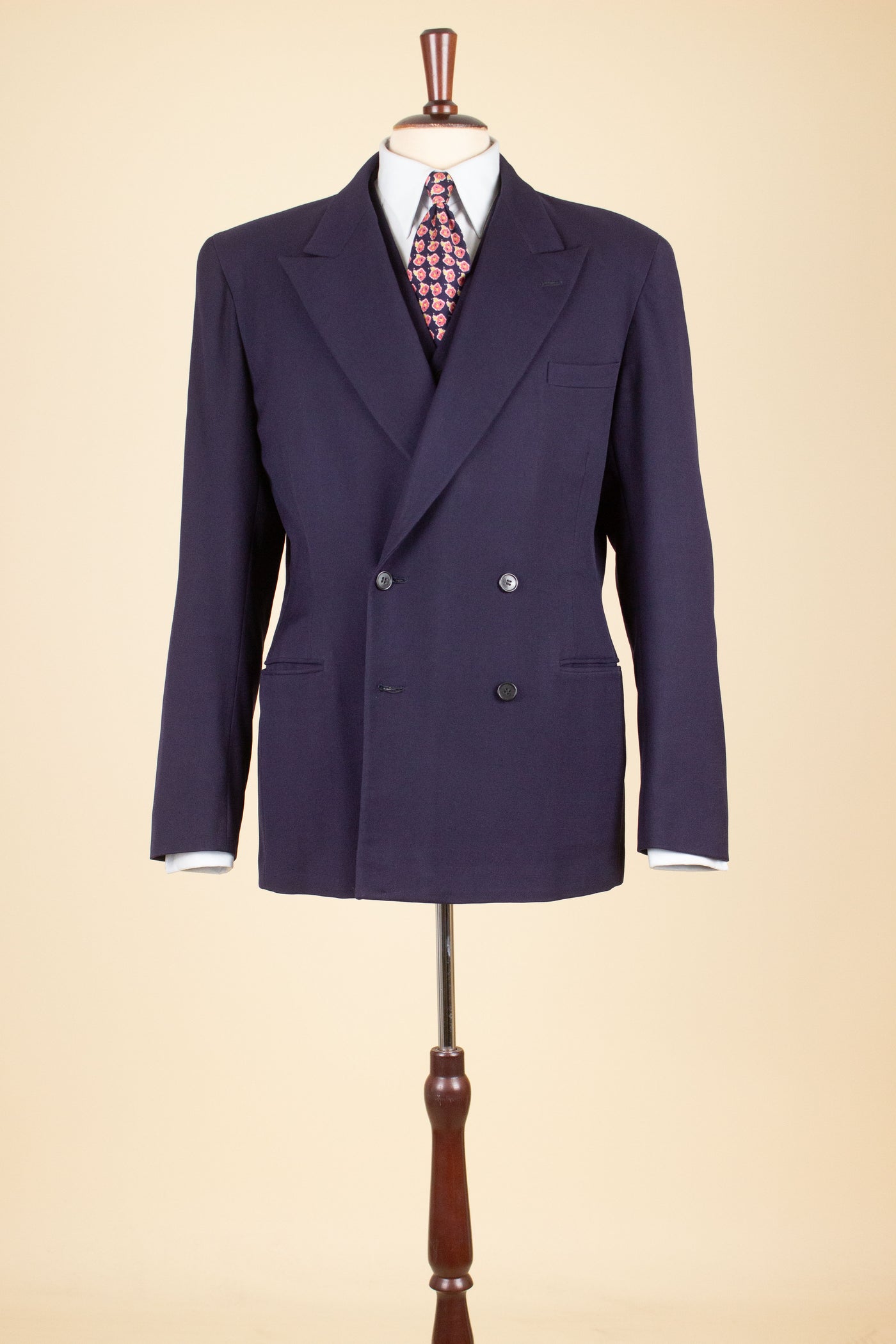 SWEDISH 1940S DARK BLUE DOUBLE BREASTED THREE PIECE SUIT BY VIKING. SIZE CA EU 50