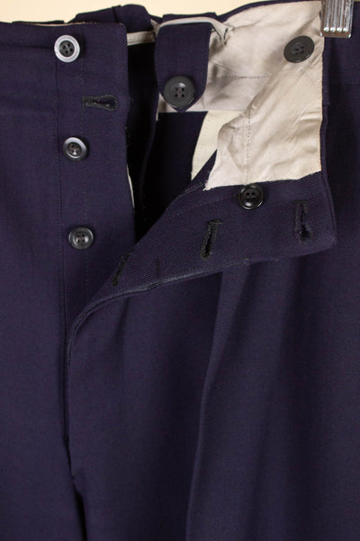 SWEDISH 1940S DARK BLUE DOUBLE BREASTED THREE PIECE SUIT BY VIKING. SIZE CA EU 50