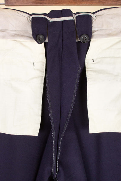SWEDISH 1940S DARK BLUE DOUBLE BREASTED THREE PIECE SUIT BY VIKING. SIZE CA EU 50