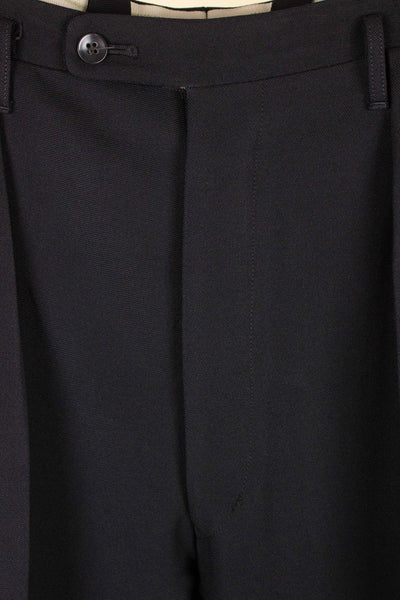 SWEDISH 1950S BLACK TWO PIECE SINGLE BREASTED SUIT, MAKER UNKNOWN. SIZE CA EU 56