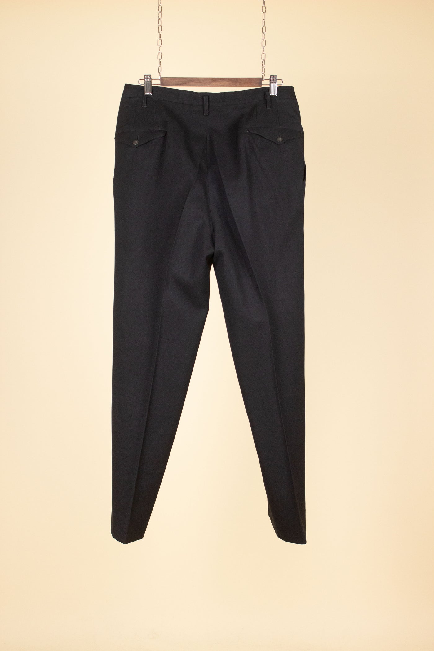 SWEDISH 1950S BLACK TWO PIECE SINGLE BREASTED SUIT, MAKER UNKNOWN. SIZE CA EU 56