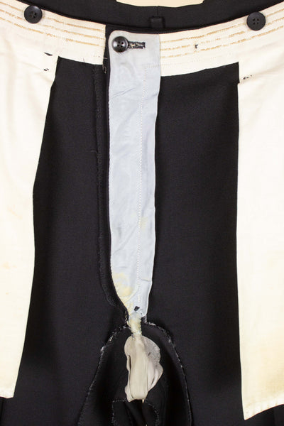 SWEDISH 1950S BLACK TWO PIECE SINGLE BREASTED SUIT, MAKER UNKNOWN. SIZE CA EU 56