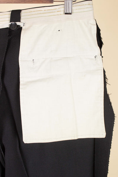 SWEDISH 1950S BLACK TWO PIECE SINGLE BREASTED SUIT, MAKER UNKNOWN. SIZE CA EU 56