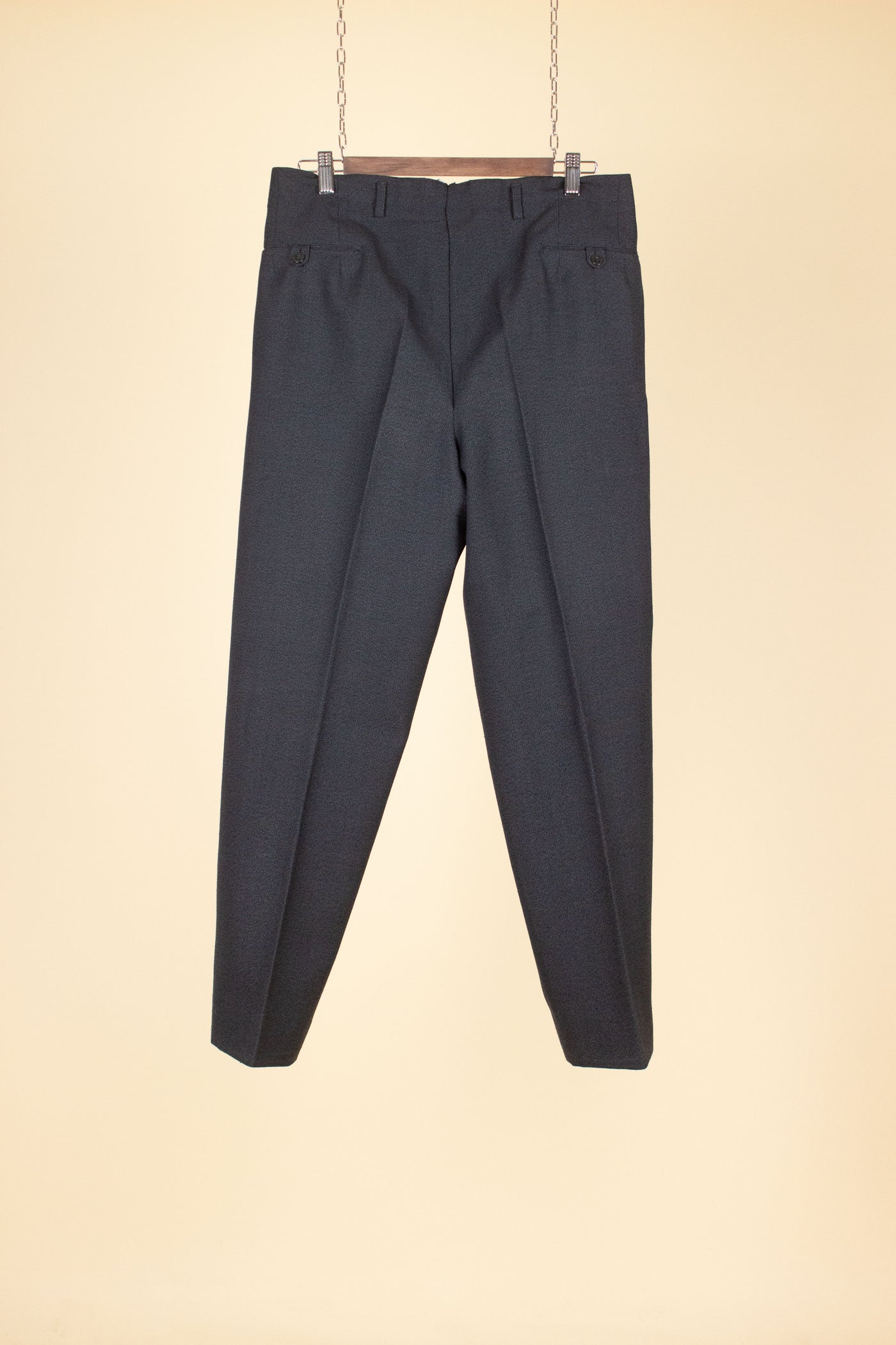 SWEDISH 1950S GREY TWO PIECE SINGLE BREASTED SUIT BY KABOM. SIZE CA EU 50