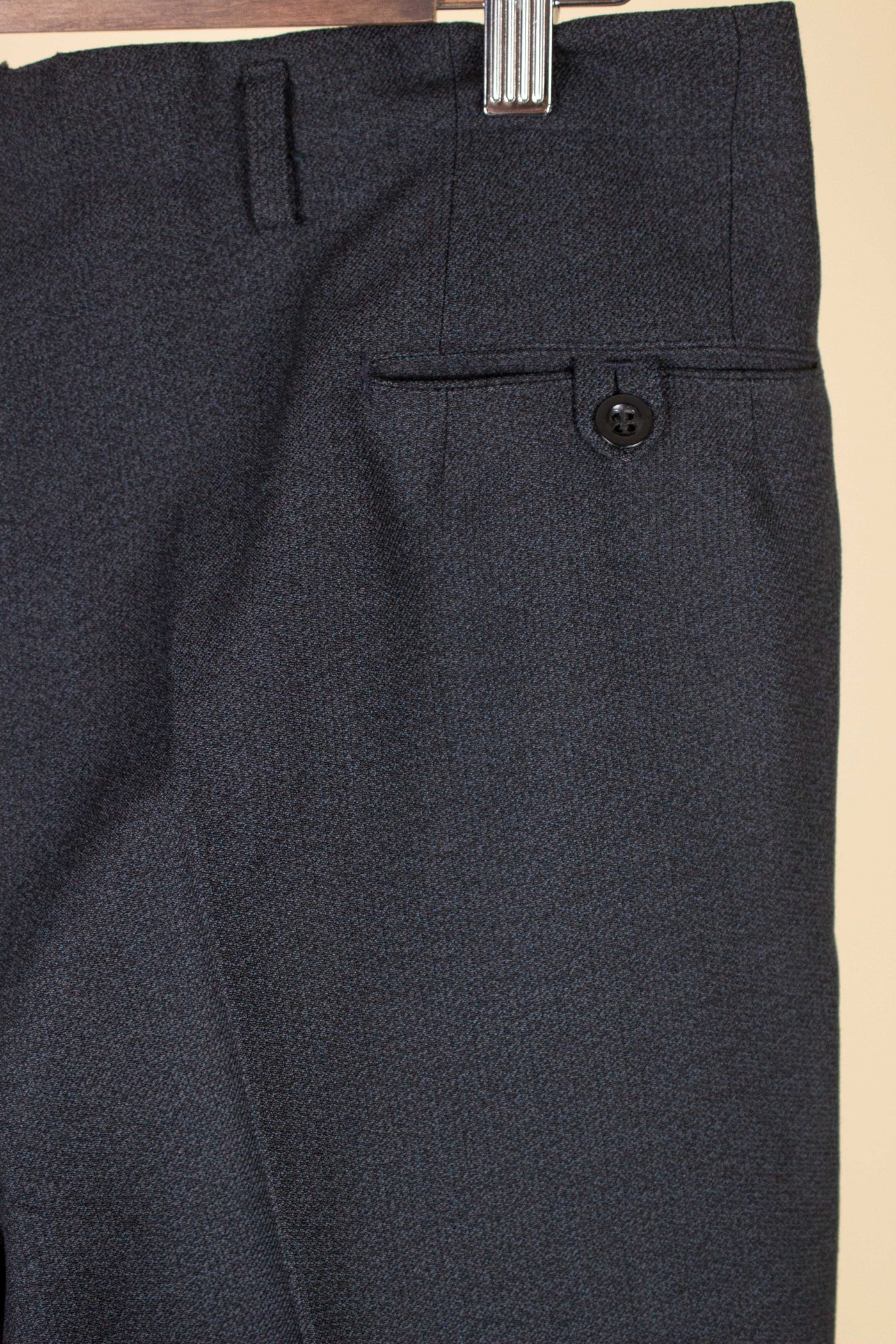 SWEDISH 1950S GREY TWO PIECE SINGLE BREASTED SUIT BY KABOM. SIZE CA EU 50
