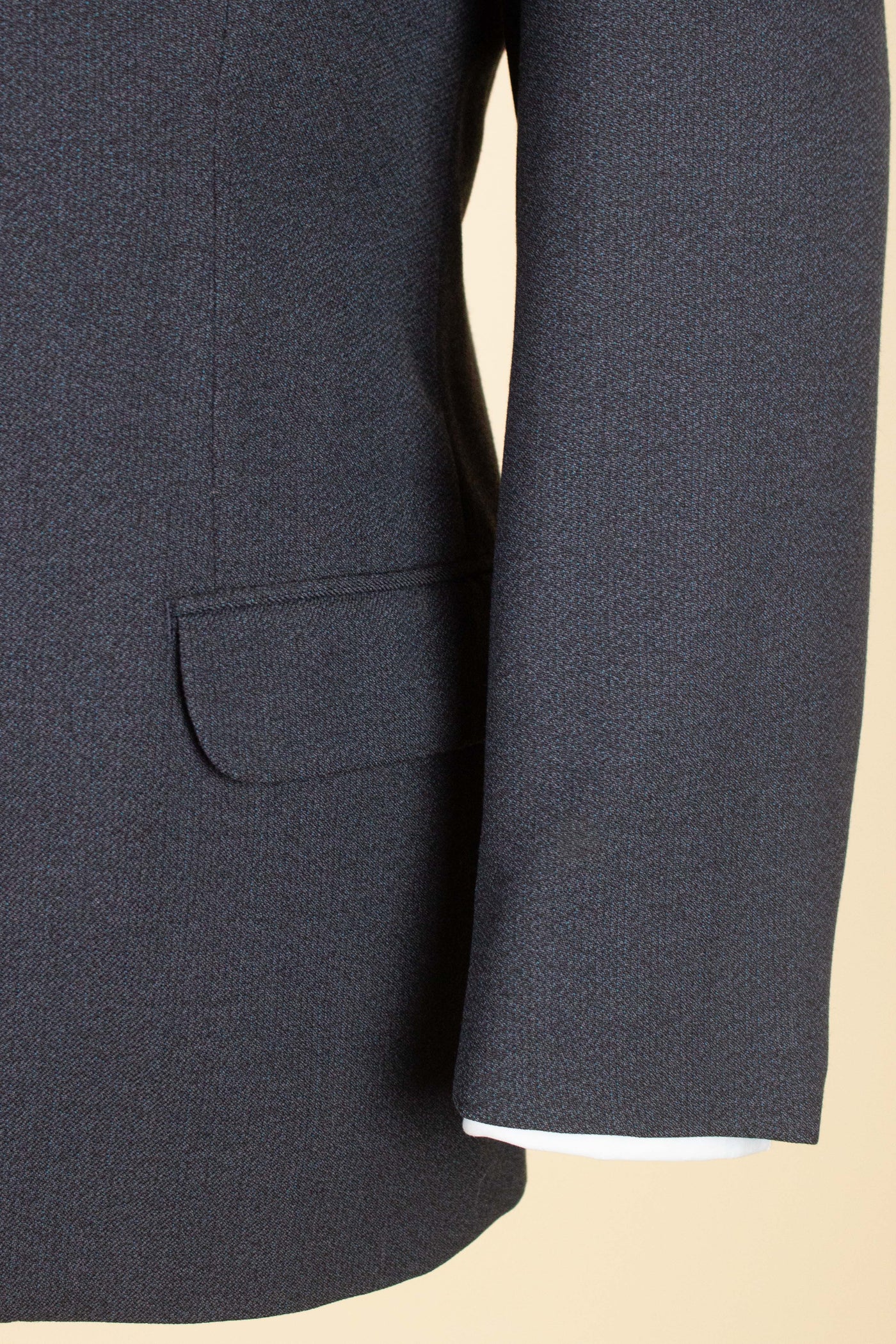 SWEDISH 1950S GREY TWO PIECE SINGLE BREASTED SUIT BY KABOM. SIZE CA EU 50