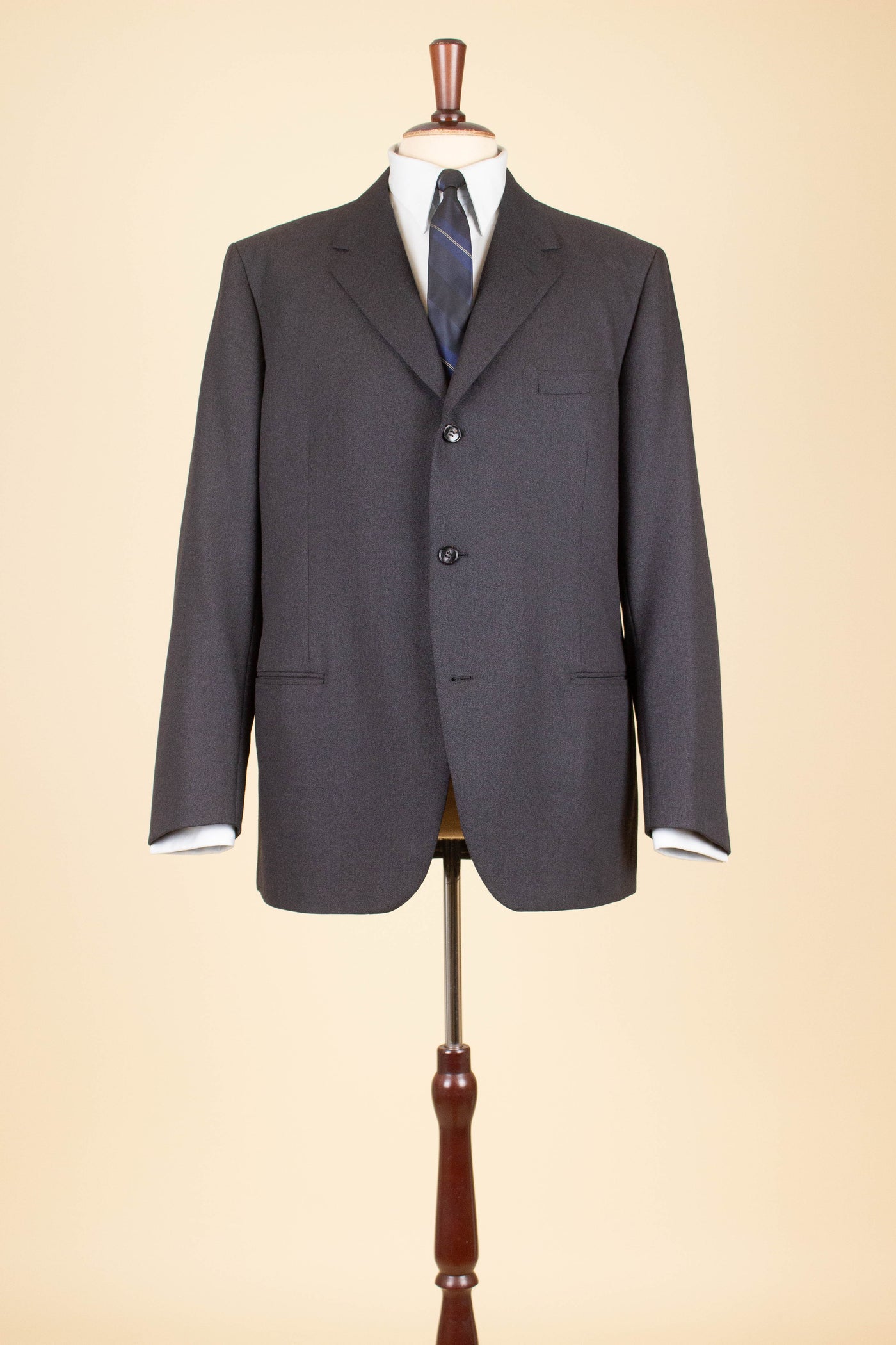 SWEDISH 1960S GREY TWO PIECE SINGLE BREASTED SUIT BY SIR. SIZE CA EU 54