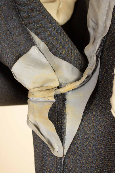 SWEDISH 1960 BESPOKE GREY TWO PIECE SUIT BY PAUL U BERGSTRÖM. SIZE CA EU 46