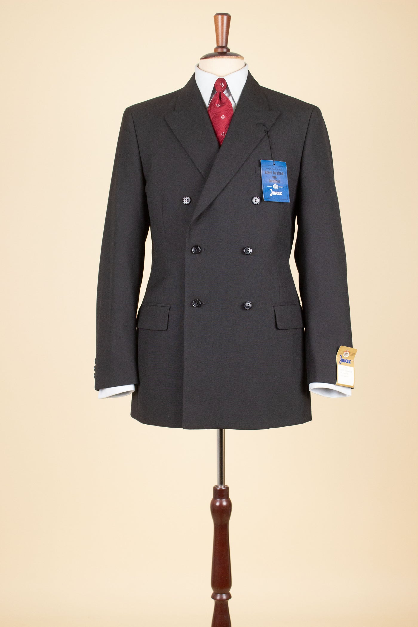 SWEDISH 1960S DEADSTOCK BLACK DOUBLE BREASTED TWO PIECE SUIT BY JUNEX. SIZE CA EU 48/44