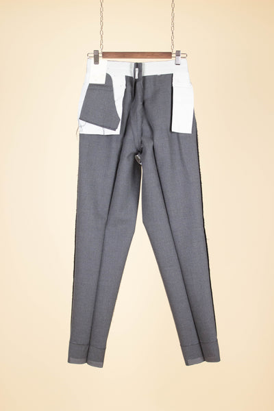 SWEDISH 1950S DEADSTOCK TWO PIECE SINGLE BREASTED MID GREY SUIT BY TEDDER. SIZE CA EU 44