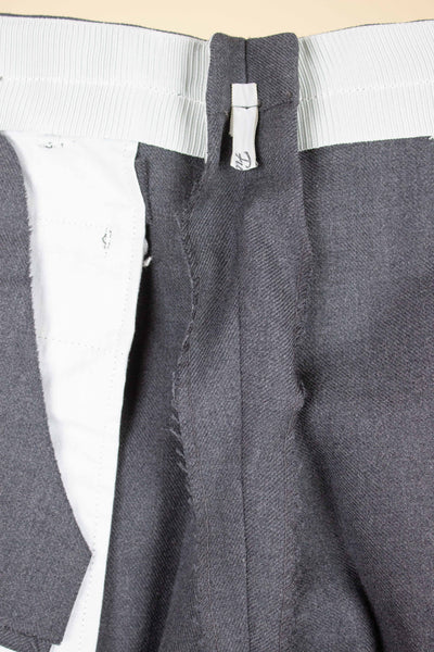 SWEDISH 1950S DEADSTOCK TWO PIECE SINGLE BREASTED MID GREY SUIT BY TEDDER. SIZE CA EU 44