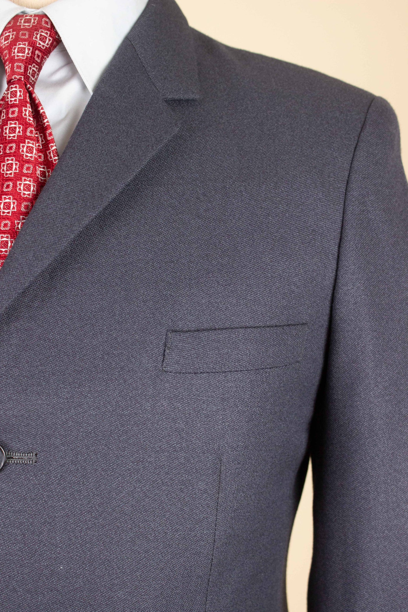 SWEDISH 1950S DEADSTOCK MID GREY TWO PIECE SINGLE BREASTED SUIT BY GULLMAN. SIZE CA EU 44