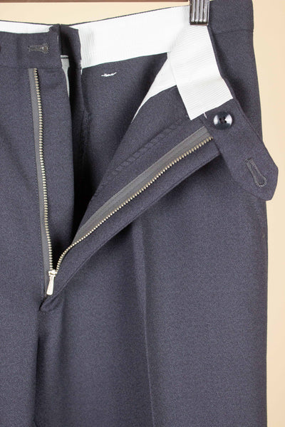 SWEDISH 1950S DEADSTOCK MID GREY TWO PIECE SINGLE BREASTED SUIT BY GULLMAN. SIZE CA EU 44