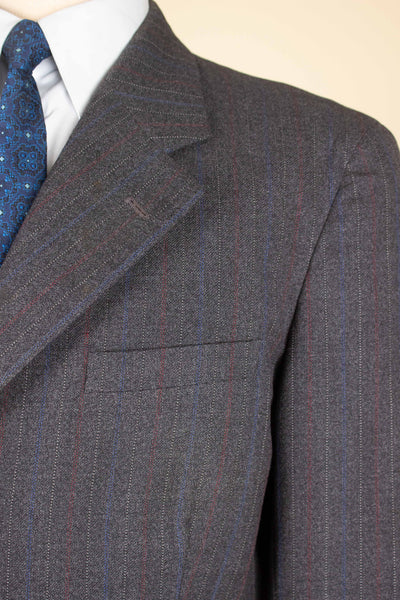 SWEDISH 1940S DARK GREY SINGLE BREASTED TWO PIECE SUIT, MAKER UNKNOWN. SIZE CA EU 48