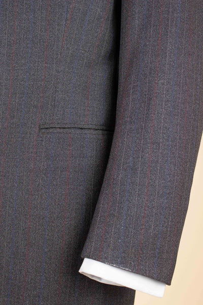 SWEDISH 1940S DARK GREY SINGLE BREASTED TWO PIECE SUIT, MAKER UNKNOWN. SIZE CA EU 48