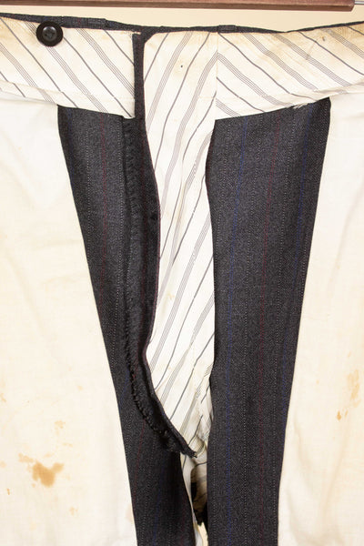 SWEDISH 1940S DARK GREY SINGLE BREASTED TWO PIECE SUIT, MAKER UNKNOWN. SIZE CA EU 48