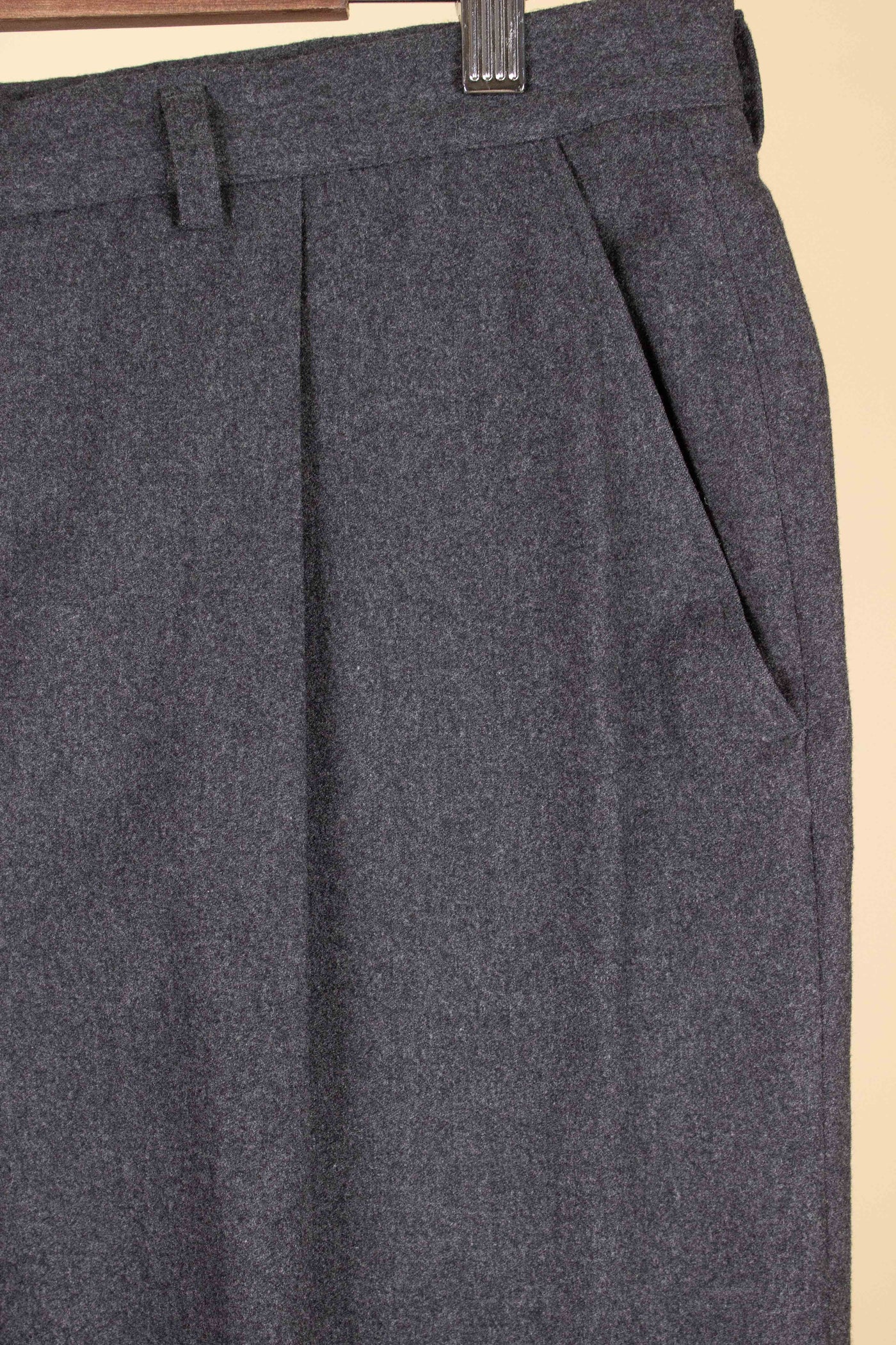 SWEDISH 1950S GREY HEAVYWEIGHT TWO PIECE SUIT BY WIDENGRENS. SIZE CA EU 52