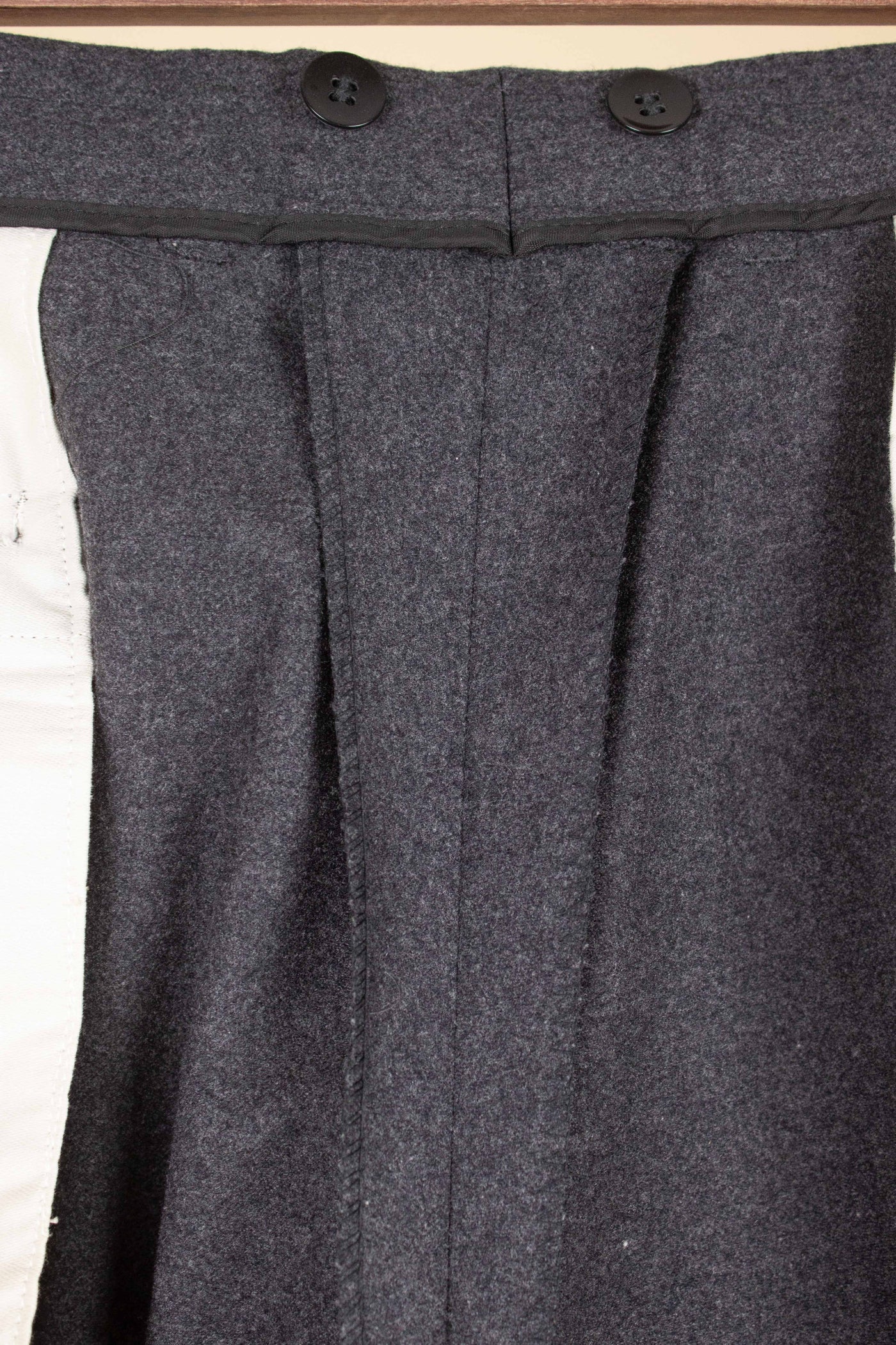 SWEDISH 1950S GREY HEAVYWEIGHT TWO PIECE SUIT BY WIDENGRENS. SIZE CA EU 52