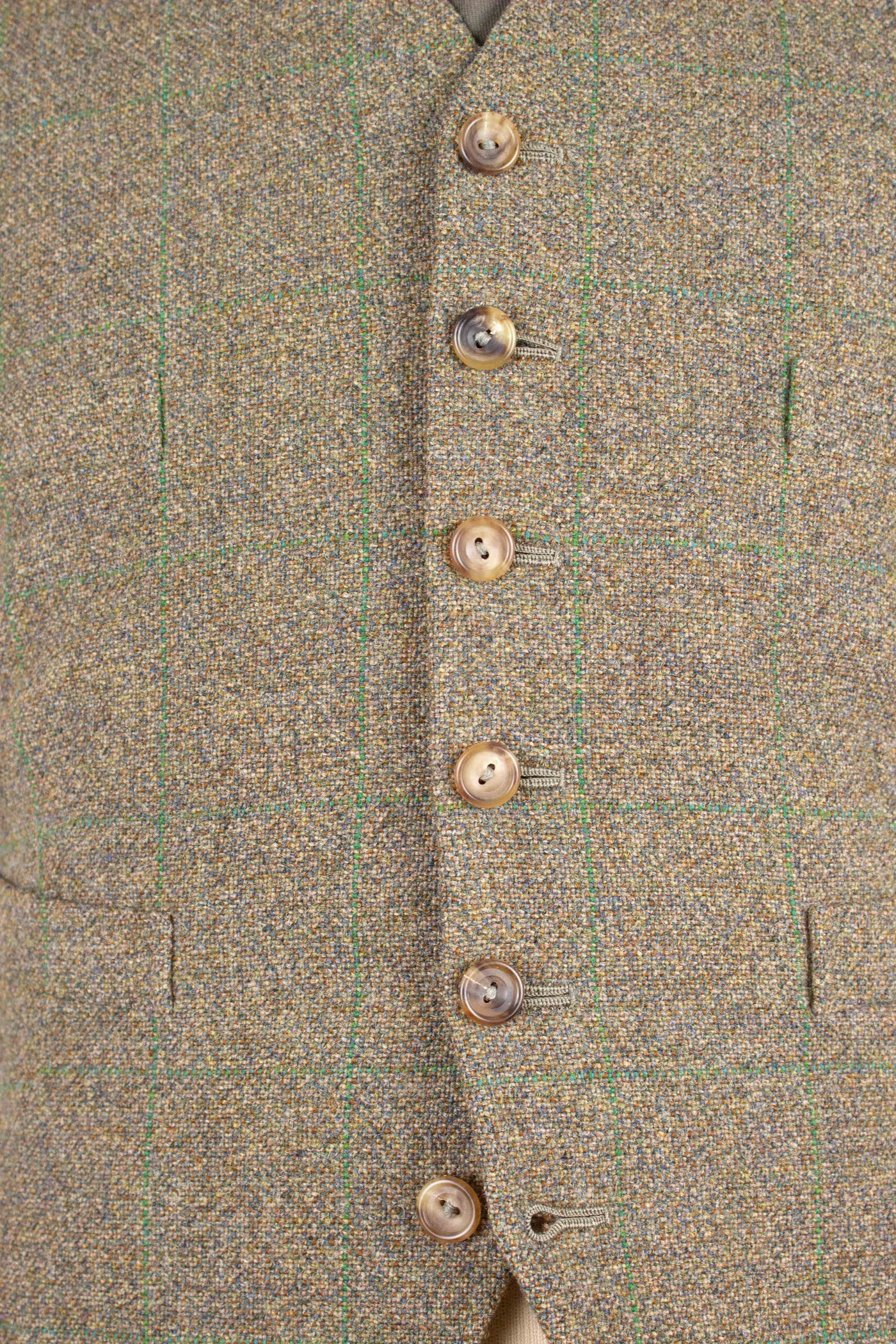 BRITISH 1967 BESPOKE BROWN AND GREEN CHECKERED THREE PIECE TWEED SUIT. SIZE CA EU 46