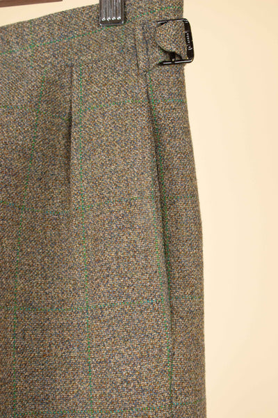 BRITISH 1967 BESPOKE BROWN AND GREEN CHECKERED THREE PIECE TWEED SUIT. SIZE CA EU 46