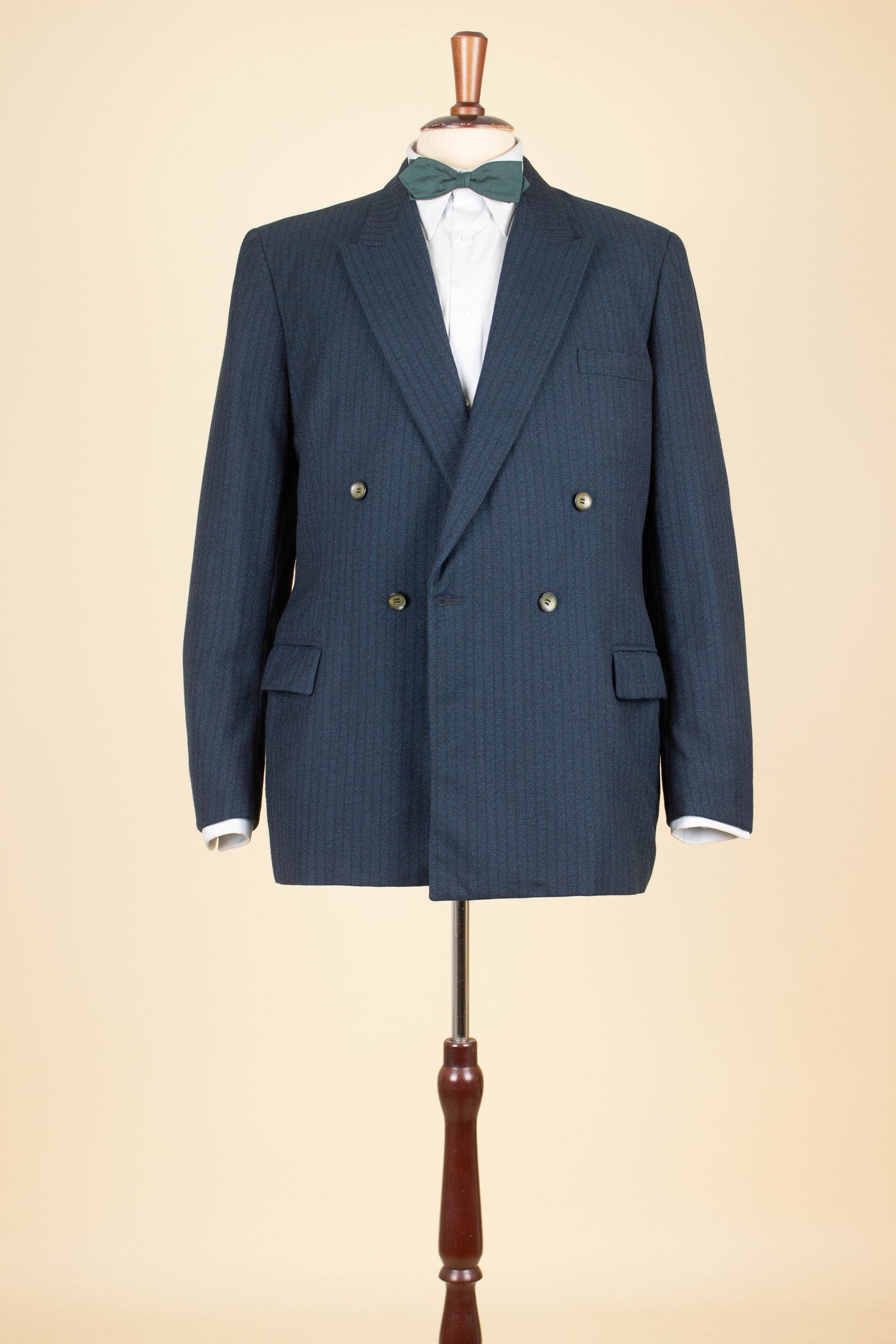 SWEDISH 1950S BLUE STRIPED DOUBLE BREASTED SUIT BY STILI. SIZE CA EU 50