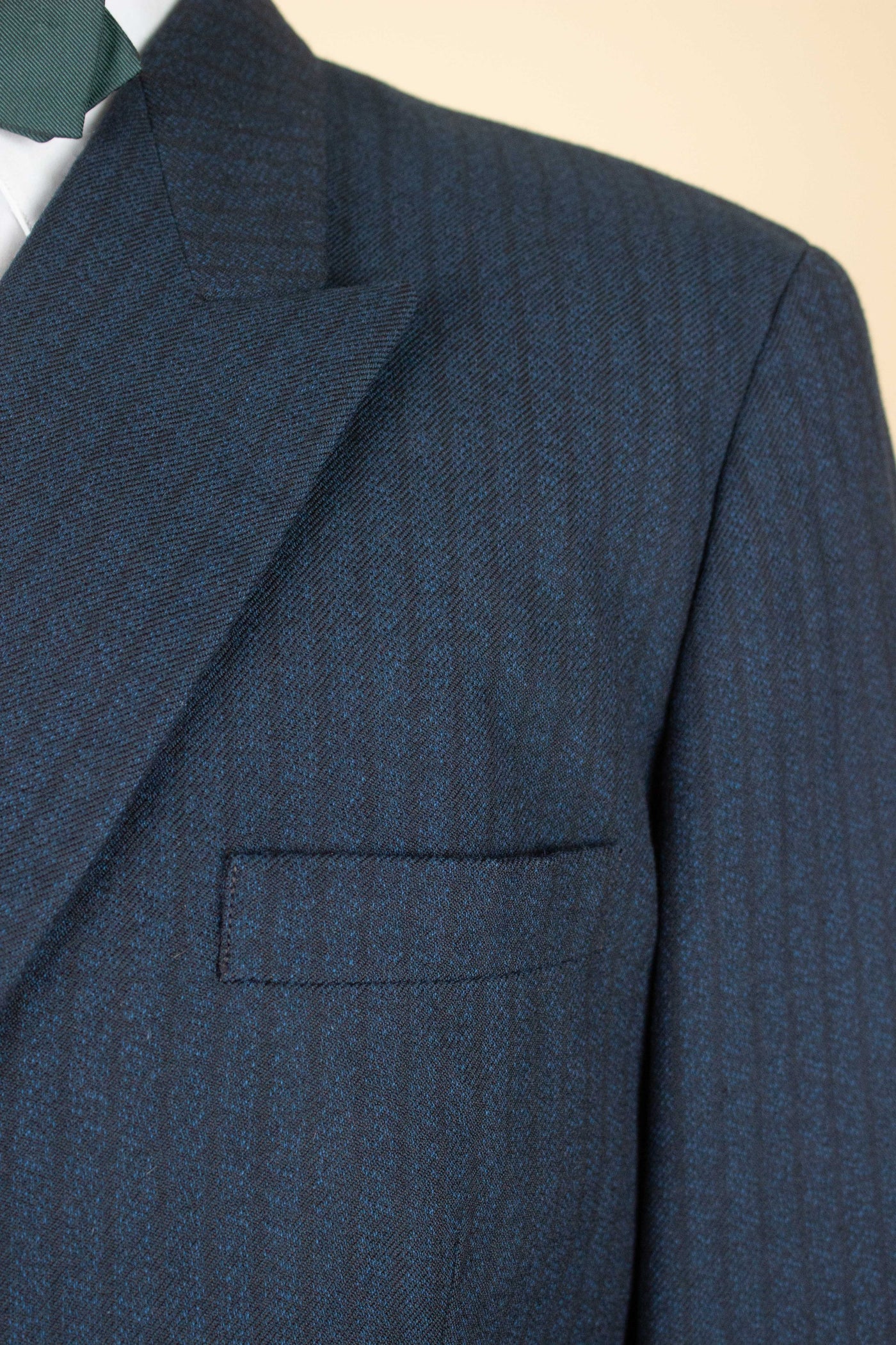 SWEDISH 1950S BLUE STRIPED DOUBLE BREASTED SUIT BY STILI. SIZE CA EU 50