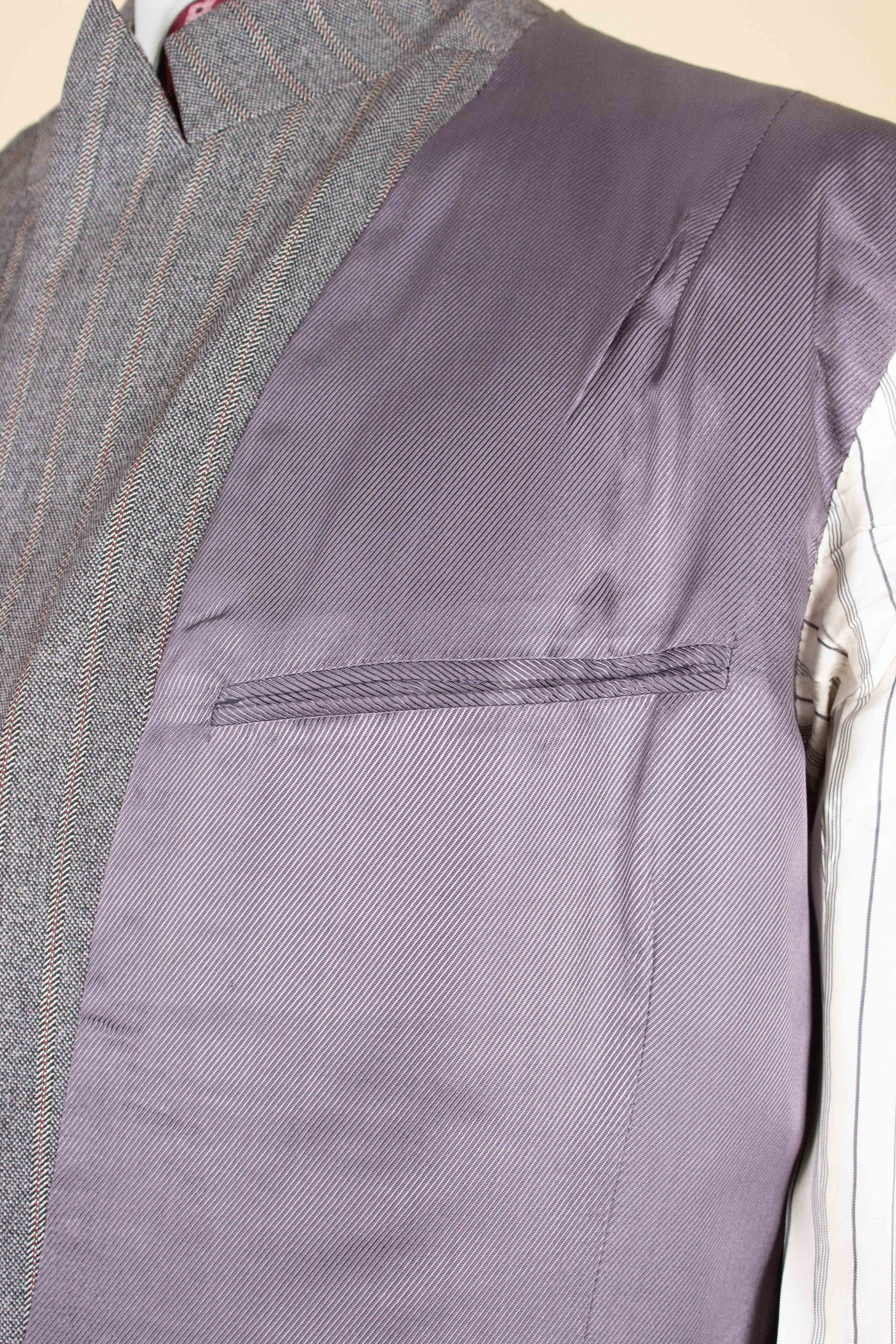 SWEDISH 1940S DEADSTOCK GREY THREE PIECE DOUBLE BREASTED SUIT BY ARS. SIZE CA EU 50