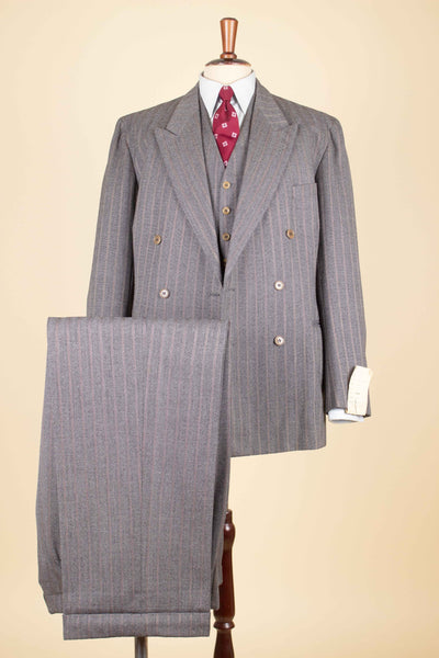 SWEDISH 1940S DEADSTOCK GREY THREE PIECE DOUBLE BREASTED SUIT BY ARS. SIZE CA EU 50