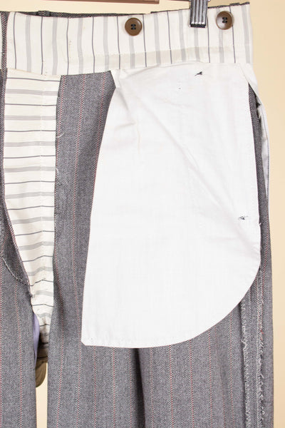 SWEDISH 1940S DEADSTOCK GREY THREE PIECE DOUBLE BREASTED SUIT BY ARS. SIZE CA EU 50